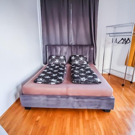 Family 3 Bedroom Apartment Lv7 Відень Екстер'єр фото