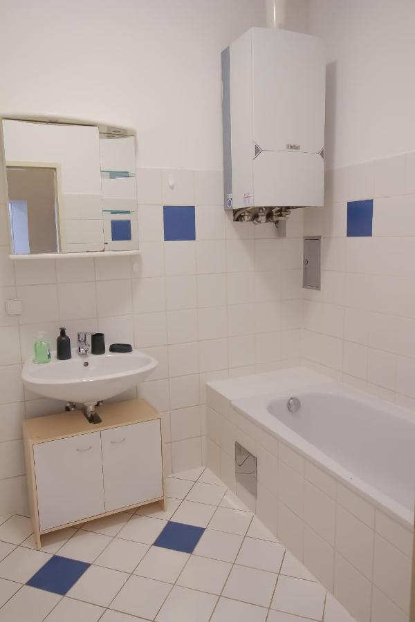 Family 3 Bedroom Apartment Lv7 Відень Екстер'єр фото