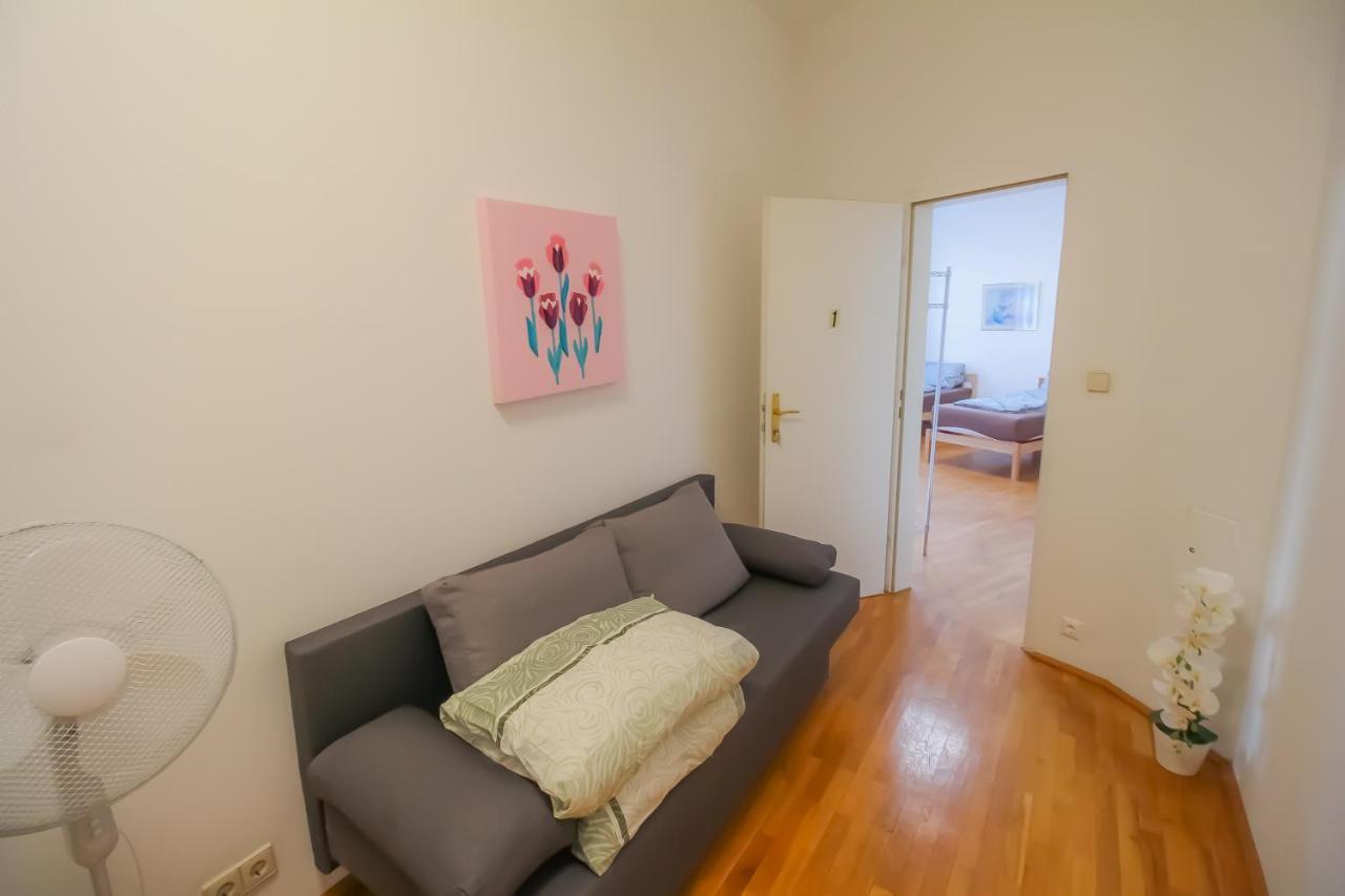 Family 3 Bedroom Apartment Lv7 Відень Екстер'єр фото